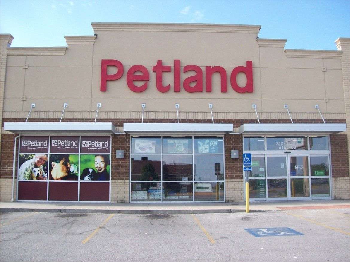 Petland store front.